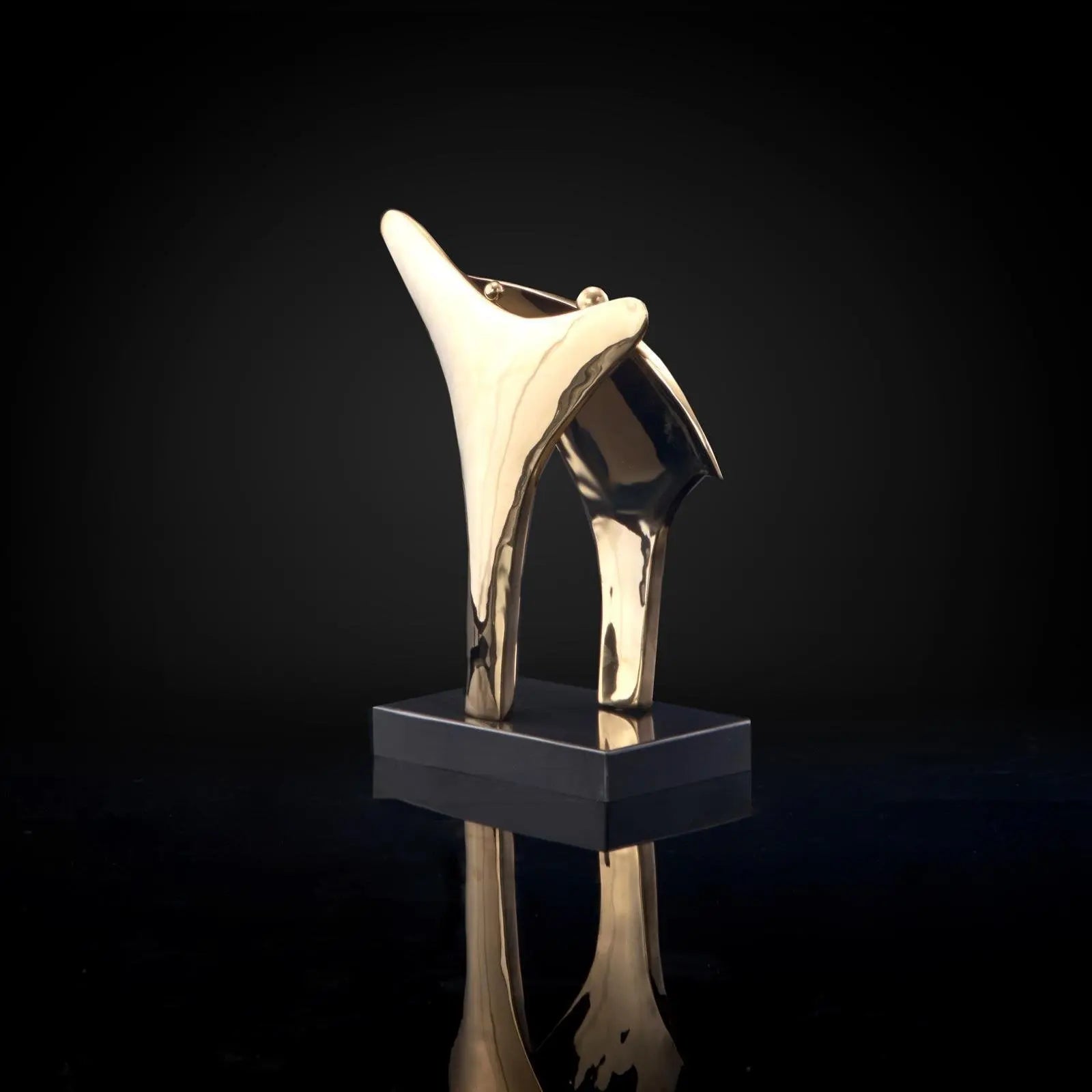 Stamen And Pistil Stylish Sculpture